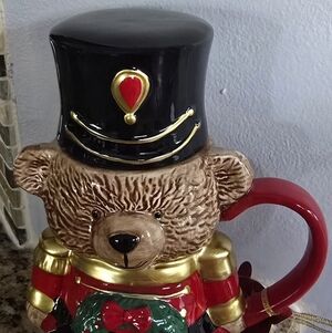 Christmas Nutcracker Bear Ceramic Mug – Holiday Bear with Wreath, 3D New